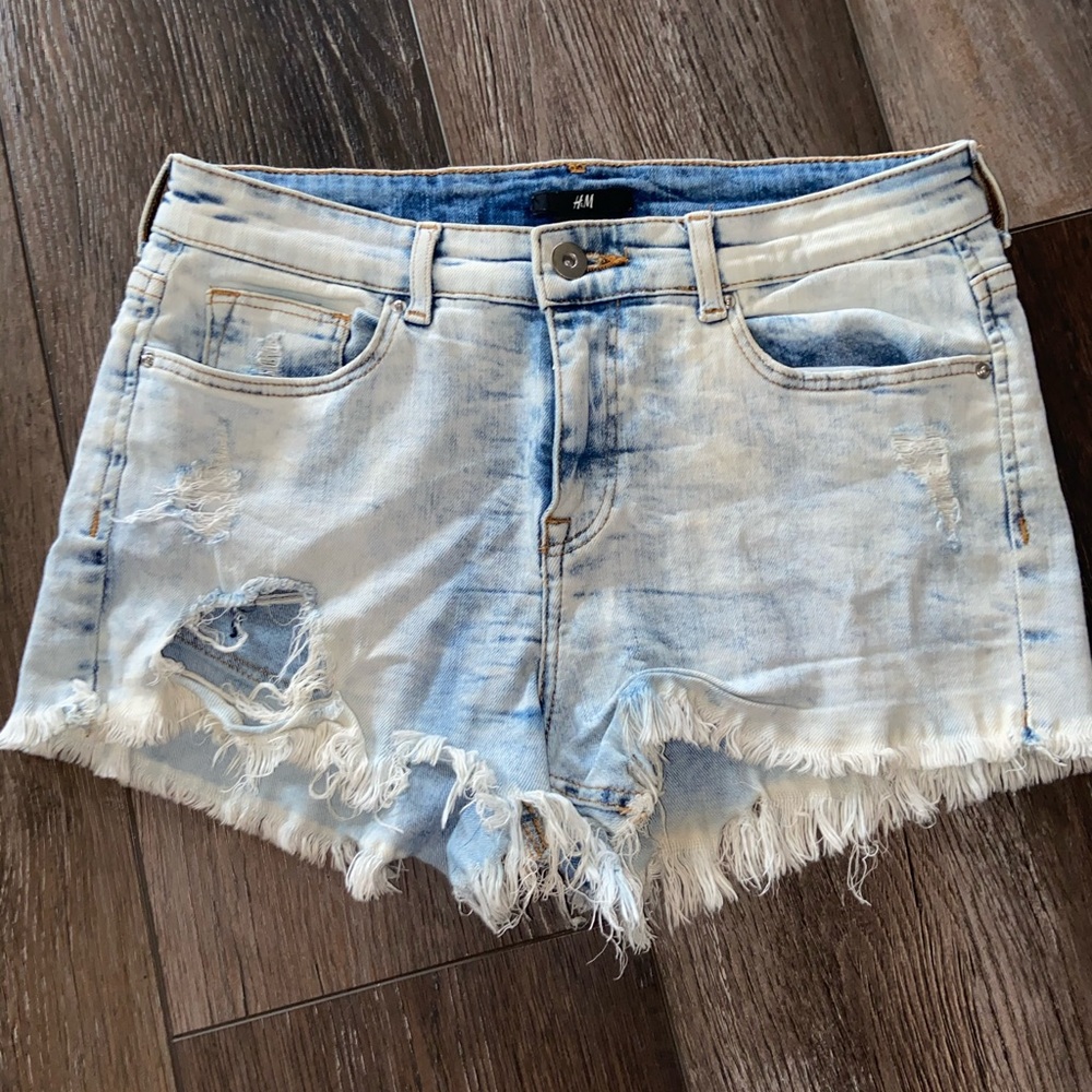 H&M bleach wash shorts
